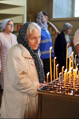 Епископ Тарасий совершил Божественную литургию в Покровском соборе г. Саратова, у ковчега с мощами святого великомученика Георгия Победоносца