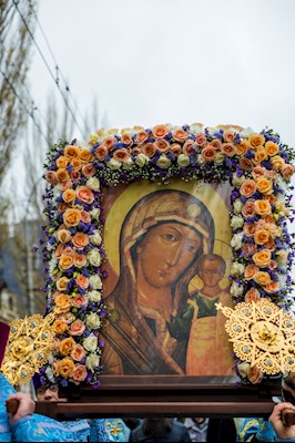 В Саратове прошел традиционный крестный ход с Казанской иконой Божией Матери