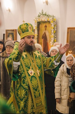 Архиереи Саратовской митрополии совершили Божественную литургию в соборном храме святого благоверного князя Александра Невского г. Ртищево