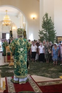 Божественная литургия и Великая вечерня в Свято-Троицком соборе Вольска