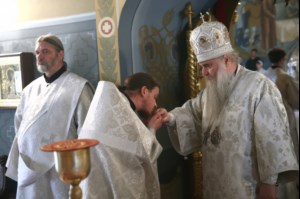 Крещальная литургия в Свято-Троицком соборе Саратова