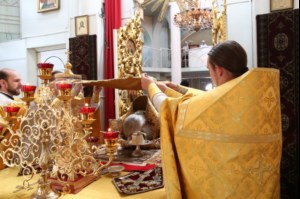 Божественная литургия в храме во имя Всех Святых, в земле Российской просиявших, г.Саратова