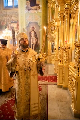 Митрополит Игнатий совершил Божественную литургию и молебен на новый год в Покровском соборе г. Саратова