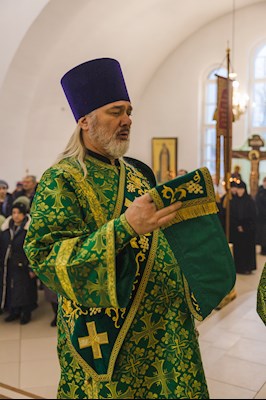 Архиереи Саратовской митрополии совершили Божественную литургию в соборном храме святого благоверного князя Александра Невского г. Ртищево