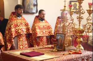 Митрополит Лонгин возглавил Литургию с сурдопереводом