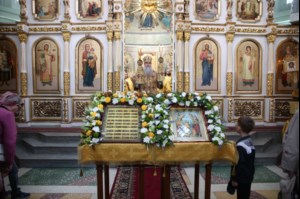 Божественная литургия в храме во имя Всех Святых, в земле Российской просиявших, г.Саратова
