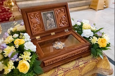 В Покровском соборе г. Саратова встретили ковчег с частицей мощей святителя Спиридона Тримифунтского