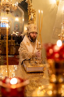 Митрополит Игнатий совершил Божественную литургию и молебен на новый год в Покровском соборе г. Саратова
