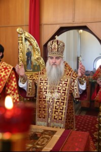 Митрополит Лонгин возглавил Литургию с сурдопереводом