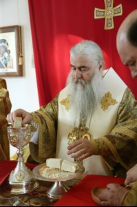 Божественная литургия в храме святителей Василия Великого, Григория Богослова, Иоанна Златоуста г.Саратова