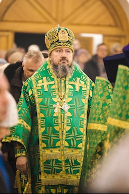 Архиереи Саратовской митрополии совершили Божественную литургию в соборном храме святого благоверного князя Александра Невского г. Ртищево