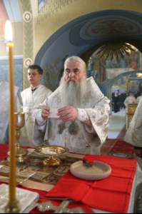 Крещальная литургия в Свято-Троицком соборе Саратова