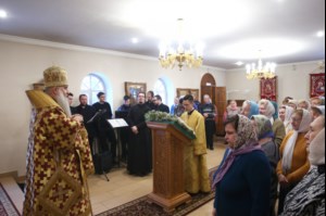 Божественная литургия в храме в честь иконы Божией Матери «Скоропослушница» г. Шиханы Вольского района
