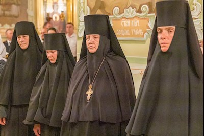 Митрополит Игнатий совершил ночную Божественную литургию в Покровском соборе г. Саратова