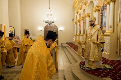 Митрополит Игнатий совершил Божественную литургию в соборном храме святителя Спиридона Тримифунтского г. Саратова