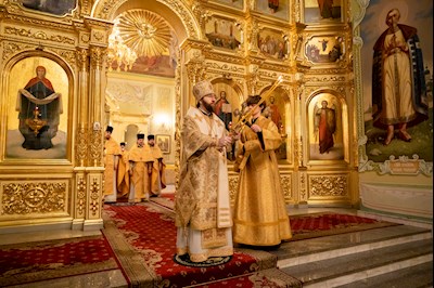 Митрополит Игнатий совершил Божественную литургию и молебен на новый год в Покровском соборе г. Саратова