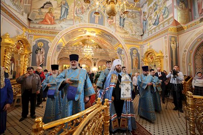 Митрополит Игнатий совершил Великую вечерню в соединении с Литургией святителя Иоанна Златоуста в Свято-Троицком кафедральном соборе г. Саратова