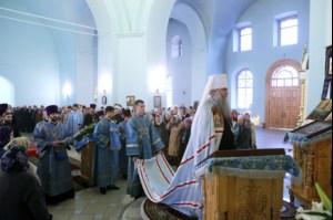Божественная литургия в храме в честь Покрова Пресвятой Богородицы города Петровска