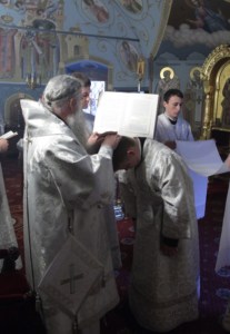 Крещальная литургия в Свято-Троицком соборе Саратова