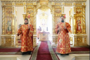 Божественная литургия в Свято-Троицком кафедральном соборе Вольска