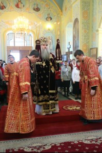 Божественная литургия в храме в честь Покрова Пресвятой Богородицы