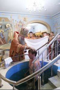 Крещальная Литургия в Свято-Троицком соборе Саратова