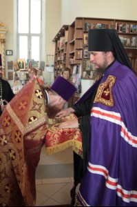 Божественная литургия в Свято-Троицком кафедральном соборе города Вольска