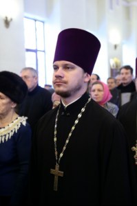 Божественная литургия на Архиерейском подворье — храме во имя преподобного Серафима Саровского г. Саратова