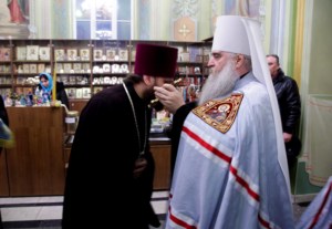 Всенощное бдение в храме в честь Покрова Пресвятой Богородицы г. Саратова