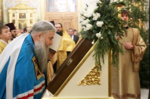 Митрополит Лонгин совершил Великую Рождественскую вечерню в Покровском храме Саратова