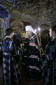 Великое повечерие с чтением канона преподобного Андрея Критского в Свято-Троицком кафедральном соборе г.Саратова