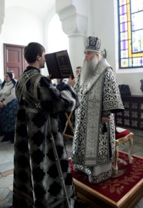 Литургия Преждеосвященных Даров на Архиерейском подворье — храме в честь иконы Божией Матери «Утоли моя печали» г.Саратова