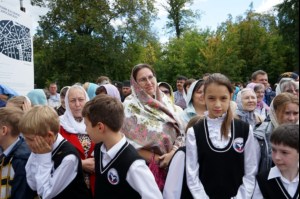 В канун празднования Собора Саратовских святых совершена панихида по убиенным в годы гонений на Воскресенском кладбище Саратова