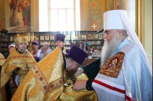 Божественная литургия и молебен у мощей святого равноапостольного князя Владимира в Покровском храме г.Саратова