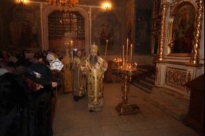 Всенощное бдение в храме в честь Покрова Божией Матери Саратова