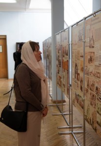 Представитель епархии принял участие в открытии выставки «Чтобы знали и помнили!» в Энгельсском краеведческом музее