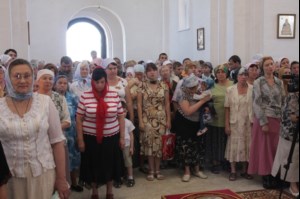 Божественная литургия в храме во имя святого великомученика Георгия Победоносца микрорайона Солнечный города Саратова