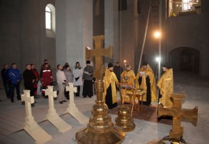 Освящены кресты и купола строящегося храма во имя святителя Спиридона Тримифунтского