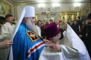 Рождественская Божественная литургия в Свято-Троицком кафедральном соборе Саратова