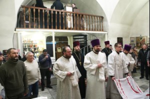 Божественная литургия и панихида в храме во имя святителя и чудотворца Николая на Елшанском кладбище г. Саратова