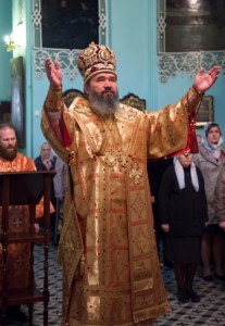 Архиепископ Элистинский и Калмыцкий Юстиниан совершил Божественную литургию и панихиду в Духосошественском храме г. Саратова