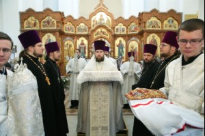 Божественная литургия в храме во имя святого равноапостольного великого князя Владимира г. Саратова