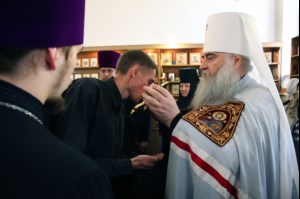 Божественная литургия в Свято-Алексиевском женском монастыре г.Саратова