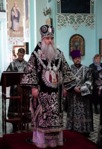 Вечерня с выносом Плащаницы Спасителя в храме в честь Сошествия Святого Духа города Саратова