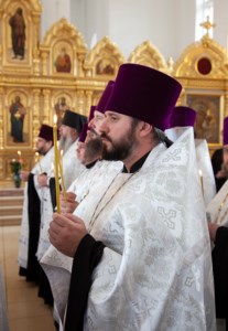 Митрополит Лонгин совершил отпевание иерея Александра Сычева