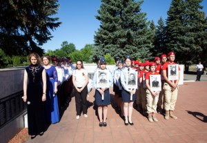 В День памяти и скорби на Воскресенском кладбище Саратова совершена заупокойная лития