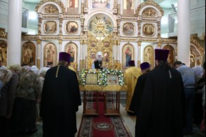 Божественная литургия в храме во имя Всех Святых, в земле Российской просиявших, г.Саратова
