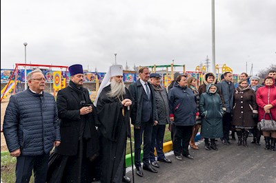Митрополит Лонгин освятил новое здание детского сада в Татищево