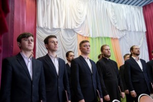 Архиерейский хор Саратовской митрополии выступил в исправительной колонии