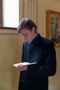 Уставное богослужение на Архиерейском подворье — в храме во имя святого апостола и евангелиста Иоанна Богослова при СПДС